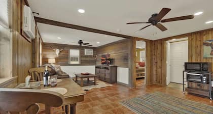 Ohana Ranch Cabin - 12 Minutes to Historic Main St