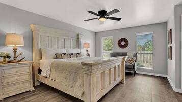 Apartment, Multiple Beds, Hot Tub (907 Hill St #3) | 2 bedrooms, individually decorated, individually furnished, bed sheets