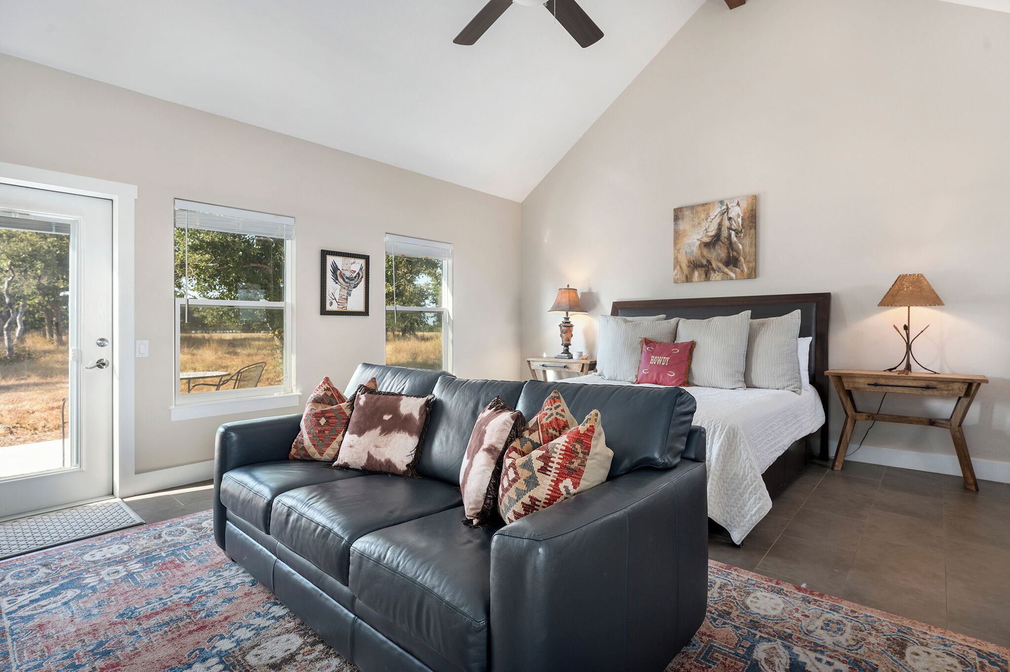 村舍, 1 张特大床, 露台, 山景 | 起居区 | 电视、壁炉