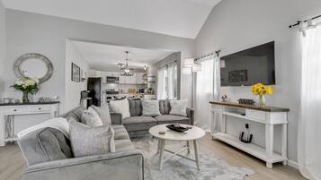 House, 2 Queen Beds, Hot Tub | Living area | TV, fireplace