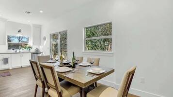 Maison, plusieurs lits, patio, vue ville (403W Austin Carriage) | Restauration