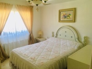 3 dormitorios, tabla de planchar con plancha, wifi y ropa de cama