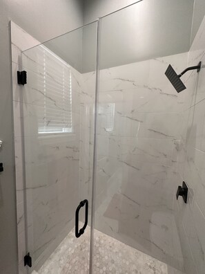 Handtücher, Seife, Toilettenpapier