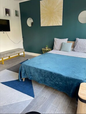1 bedroom, iron/ironing board, WiFi, bed sheets