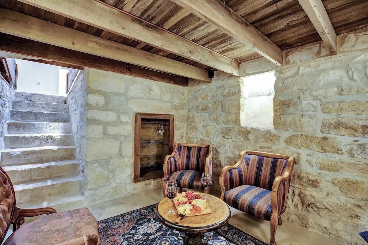 House, Multiple Beds, Patio (403 W Austin Combo) | Interior