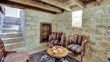 House, Multiple Beds, Patio (403 W Austin Combo) | Interior
