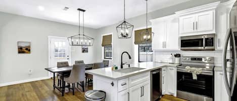 Casa, varias camas, hidromasaje (496 Ranch 1631- Cmb) | Cocina privada | Cafetera y tetera