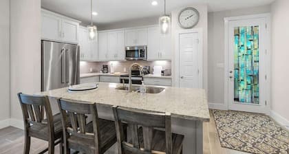 Pristine 3-bedroom Home Near Canyon Lake!