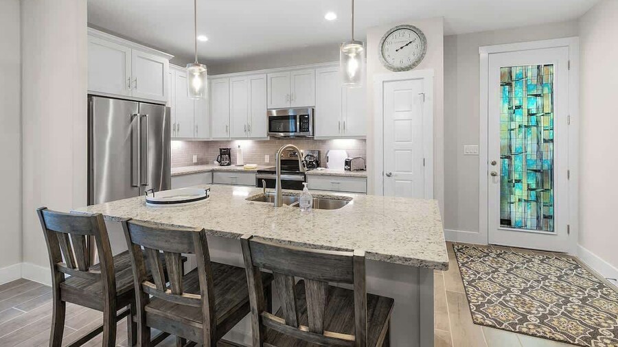Pristine 3-bedroom Home Near Canyon Lake!