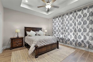 Casa, várias camas, varanda (1215 Lavaca) | 3 quartos, individualmente decorados, individualmente mobiliados
