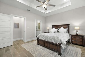 3 habitaciones, decoración personalizada y muebles diferentes 