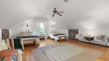 House, Multiple Beds, Hot Tub (3797 Grapecreek Rd) | 3 bedrooms, individually decorated, individually furnished, bed sheets