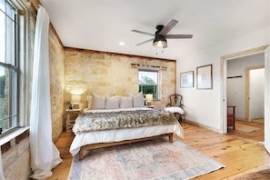 3 habitaciones, decoración personalizada y muebles diferentes