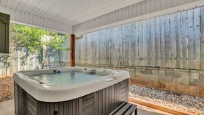 Apartemen, Beberapa Tempat Tidur, hot tub (907 Hill St #4) | Bathtub spa indoor
