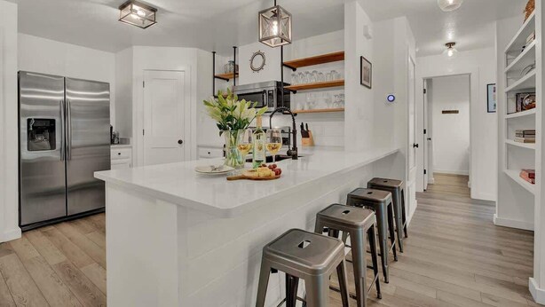 Apartemen, Beberapa Tempat Tidur, hot tub (907 Hill St #4) | Dapur pribadi | Mesin pembuat kopi/teh