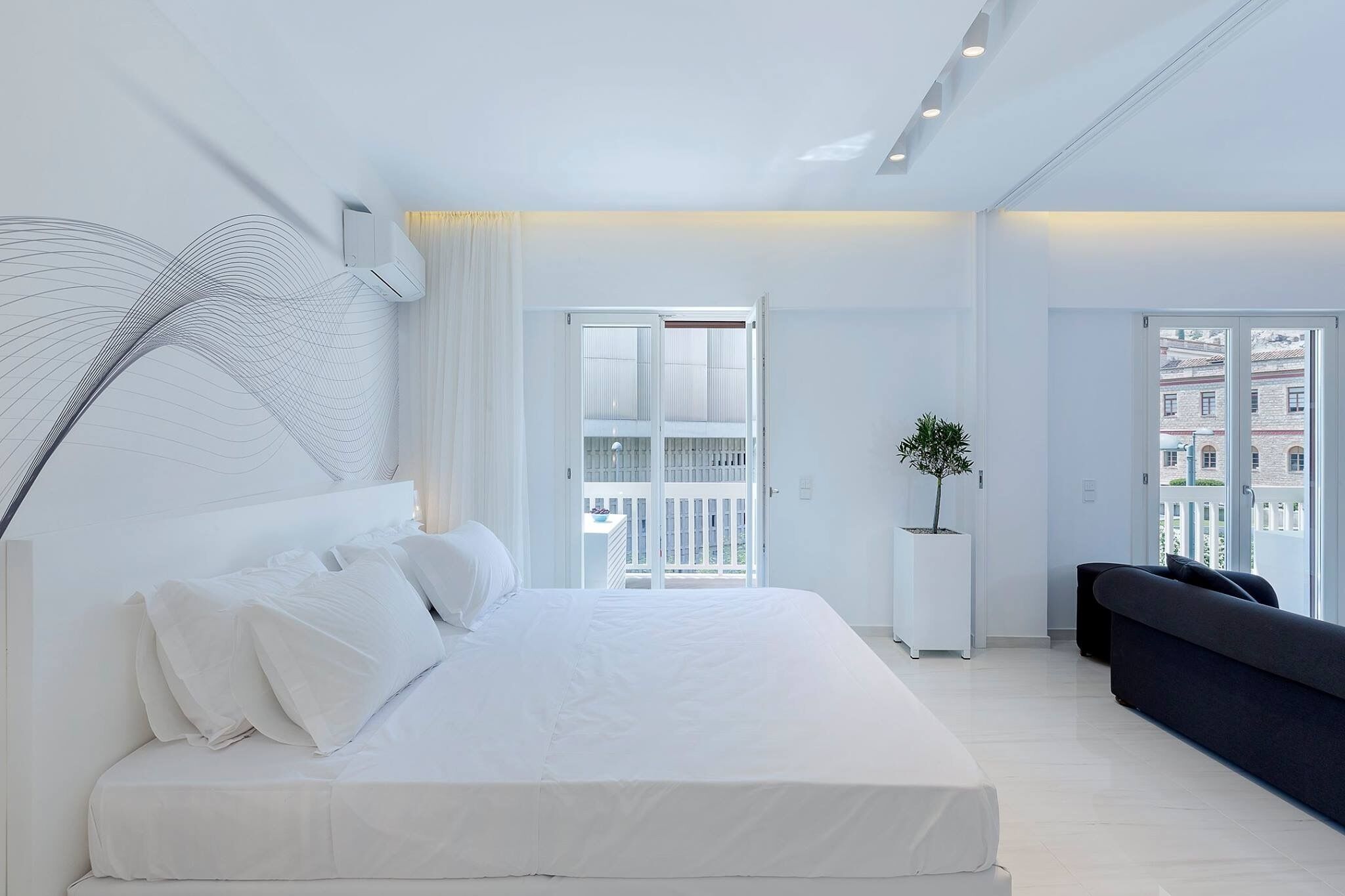 2 bedrooms, in-room safe, desk, iron/ironing board