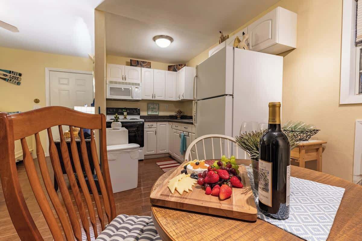 Cabane, plusieurs lits, patio (103 Red Bird) | Cuisine privée | Cafetière/bouilloire