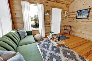 Cabin, 1 King Bed, Hot Tub (3107 Keese Rd #3) | Living area