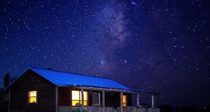 Rocky Ridge Cedar Cabin With Hot Tub & Amazing Views