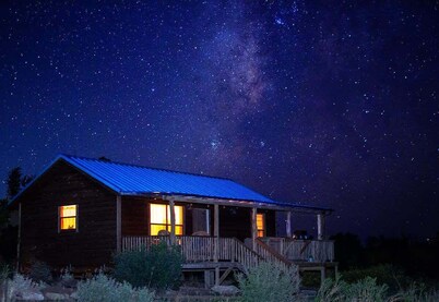 Rocky Ridge Cedar Cabin With Hot Tub & Amazing Views