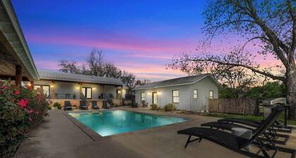 Schubert Inn Cottage - Pool - Walk to Main St