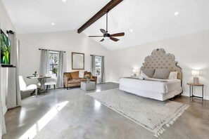 Cottage, 1 King Bed, Pool Access, City View (205 E Schubert - Cot) | 1 bedroom, individually decorated, individually furnished, bed sheets - Schubert Inn Cottage - Pool - Walk to Main St (Fredericksburg)