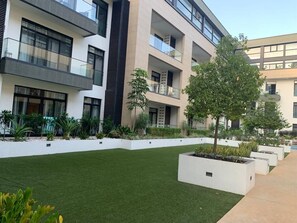 Exterior - Bizzi studio ad Legationis Hortos (Accra)
