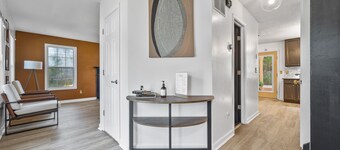 Convenient City Retreat with MASSIVE Backyard, 10 mins from Airport