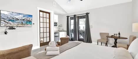 Cottage, 1 King Bed, Pool Access, City View (205 E Schubert St A) | View from room