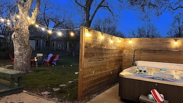 独立别墅, 多张床, 热水浴缸 (705 N Washington) | 露台