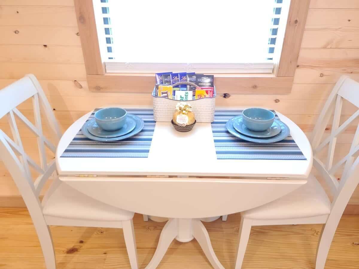 Cabin, 1 King Bed, Kitchen | Dining