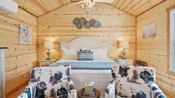 Mökki, 1 suuri parisänky, keittiö | 1 makuuhuone, yksilöllisesti sisustettu, yksilöllisesti kalustettu