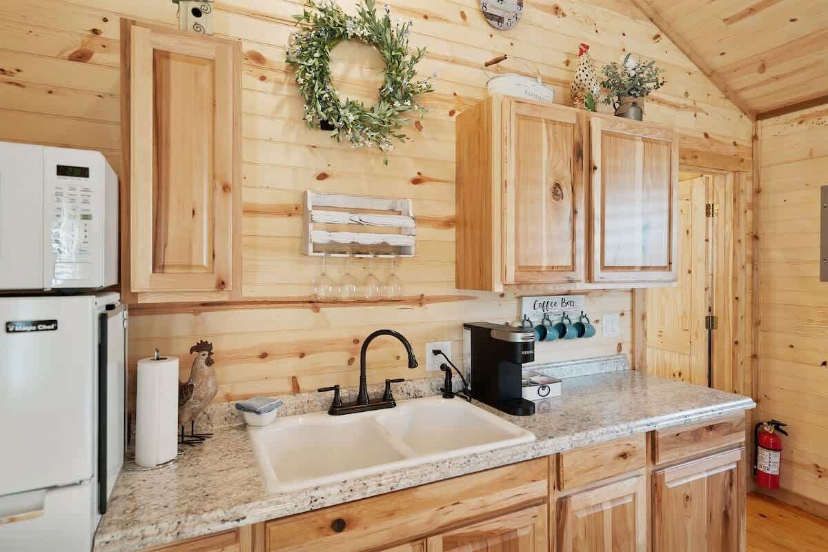 Cabin, 1 King Bed, Kitchen | Private kitchen | Coffee/tea maker