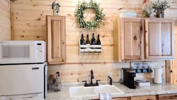 Cabin, 1 King Bed, Kitchen | Private kitchen | Coffee/tea maker