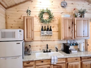 Cabin, 1 King Bed, Kitchen | Private kitchen