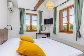 3 chambres, accès au Wi-Fi (inclus), literie fournie