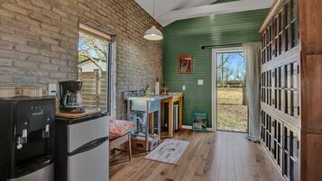 House, Multiple Beds, Patio | Private kitchen | Fridge, microwave, oven, stovetop