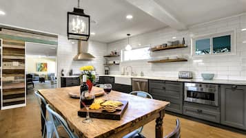 House, Multiple Beds, Patio | Private kitchen | Fridge, microwave, oven, stovetop