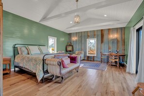 Casa, varias camas, patio | 4 habitaciones, decoración personalizada y muebles diferentes 