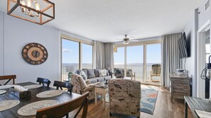 Apartment, 3 Schlafzimmer, Meerblick | Wohnbereich
