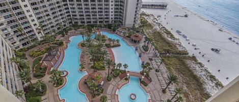 屋内プール、屋外プール