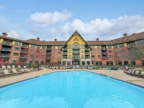 A heated pool - Mountain Creek Resort Stay • Modern Condo at The Appalachian #330 (vernon)