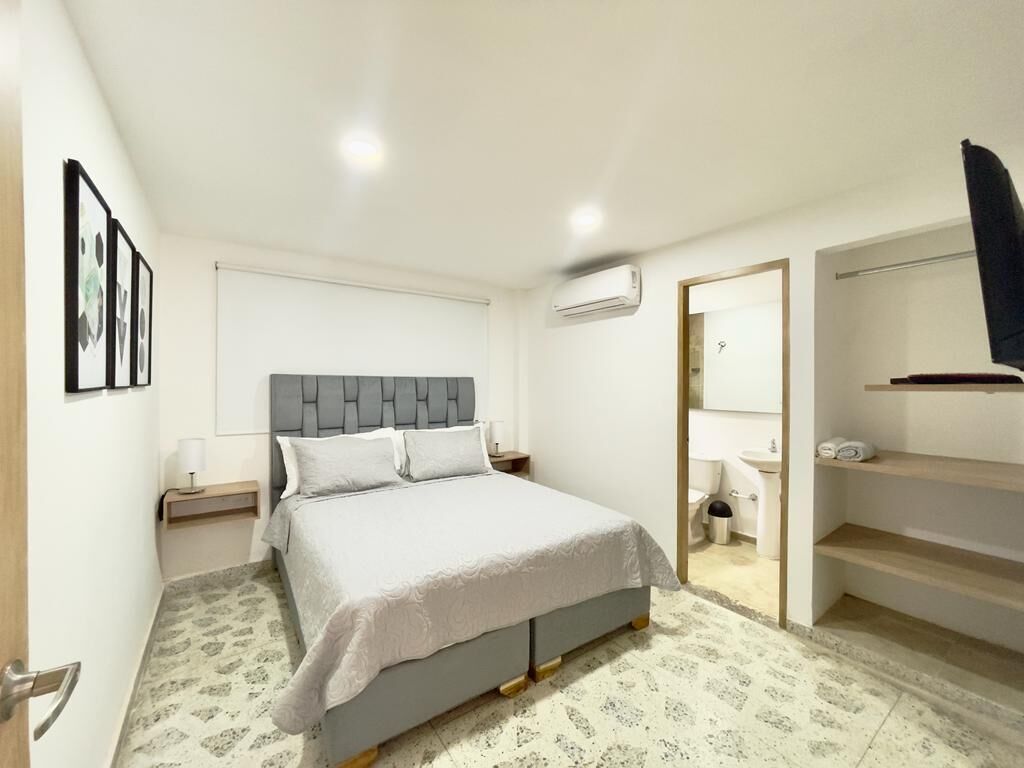 7 chambres, fer et planche à repasser, Wi-Fi, draps fournis