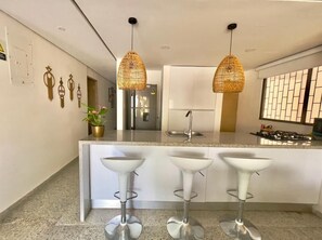 冰箱、微波炉、炉灶、茶具/咖啡用具