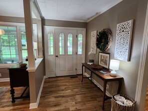 Interior - Magnolia Oaks at the Lake, A Retreat at Lake Phelps, NC & Pettigrew State Park  (Creswell)