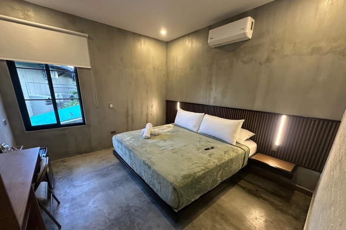 Habitación Deluxe | Ropa de cama de alta calidad, colchones con acolchado adicional, minibar