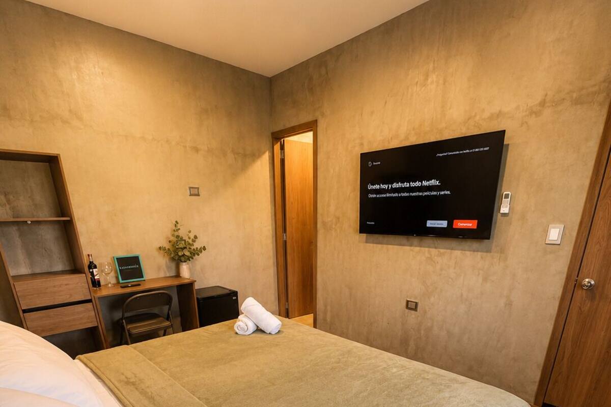 Deluxe Room | Premium bedding, pillow-top beds, minibar, free WiFi