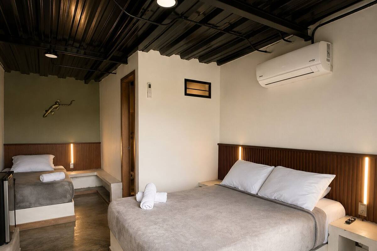 Triple Room with Air Conditioning | Premium bedding, pillow-top beds, minibar, free WiFi