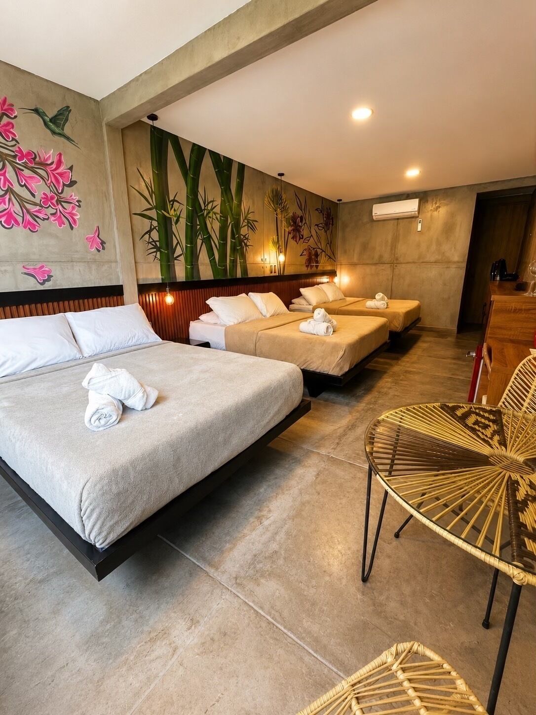 Seprai premium, bantalan ekstra lembut, minibar, dan Wi-Fi gratis