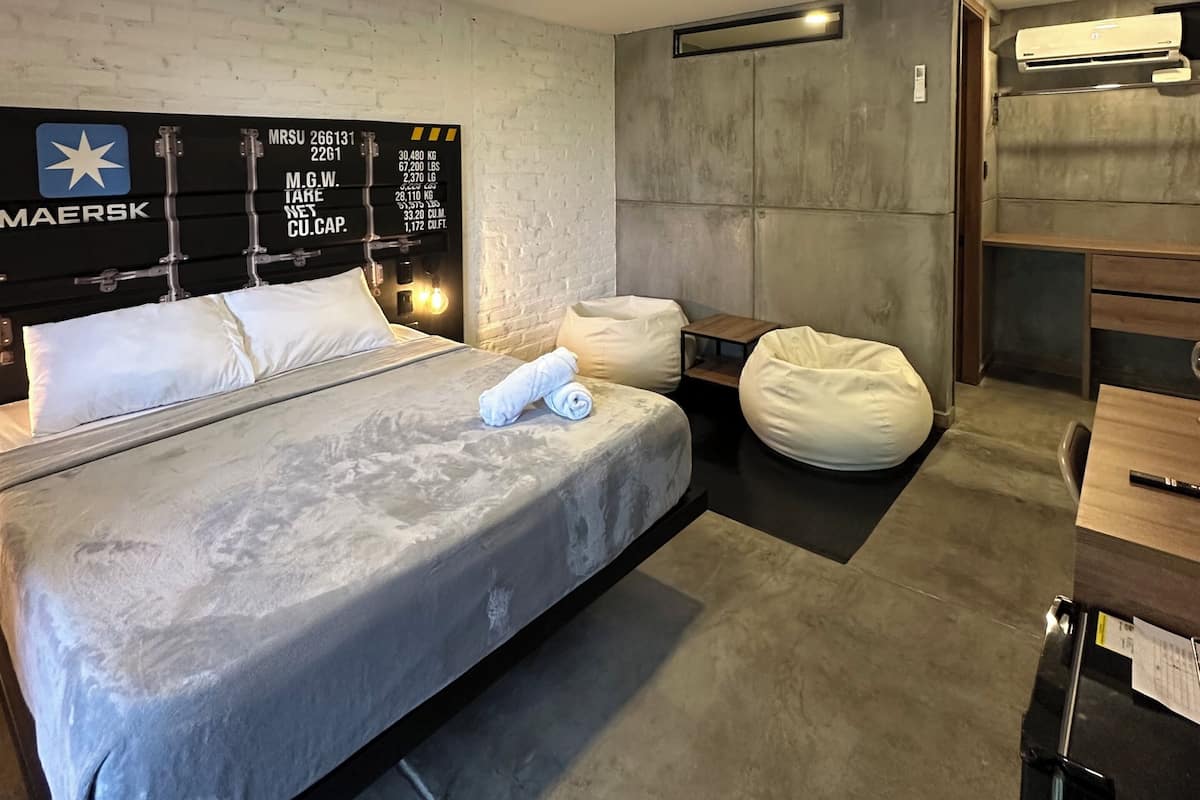 Luxe tweepersoonskamer | Luxe beddengoed, pillowtop-bedden, een minibar, gratis wifi